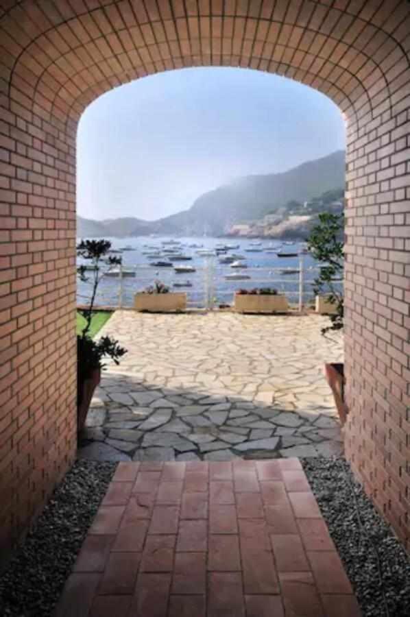 Capsasalbegur74 Terraza Sobre Mar Piscina Del Mar Apartment Exterior photo